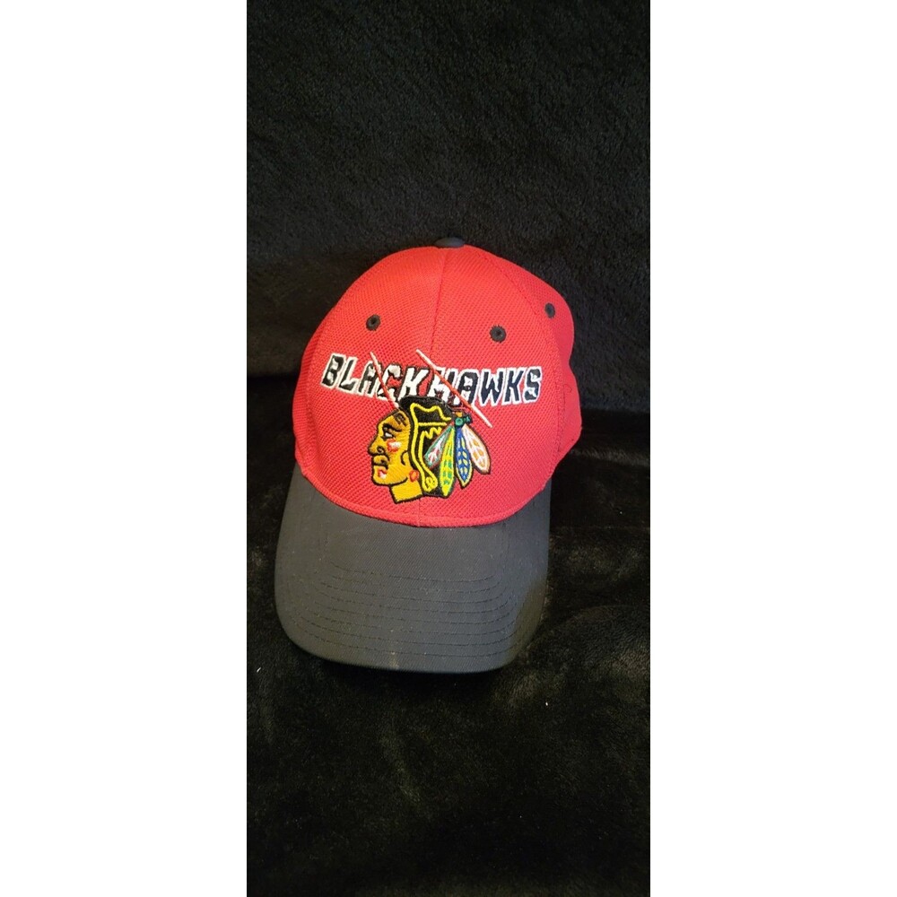 Reebok Center Ice Chicago Blackhawks Red Hat Size Small / Medium